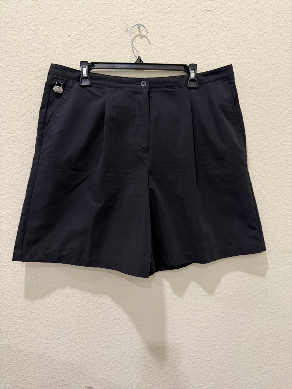 Ladies Charter Club Golf black shorts with Coolmax size 16 - Good